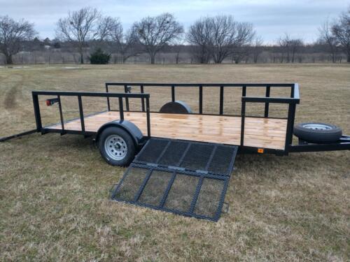 7 x 14 w/ 2’ Sides & Side Bi-fold Gate