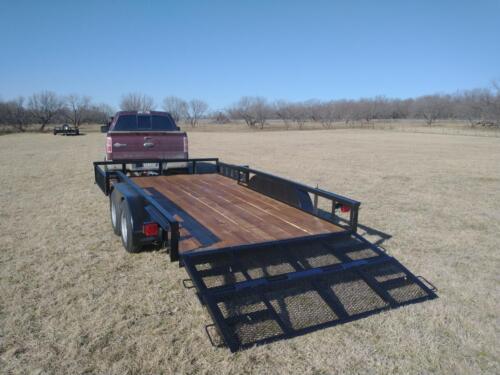 8.5 x 15.5 Hammerhead w/ Bi-fold Gate & Extensions