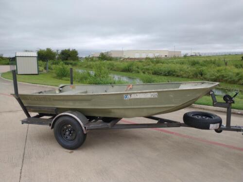 5 x 7 Jon Boat Trailer w/ Diamond Plate Steps